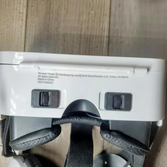 Sharper Image Virtual Reality Smartphone Wireless Bluetooth Viewer w/ Headphones - Picture 12 of 12